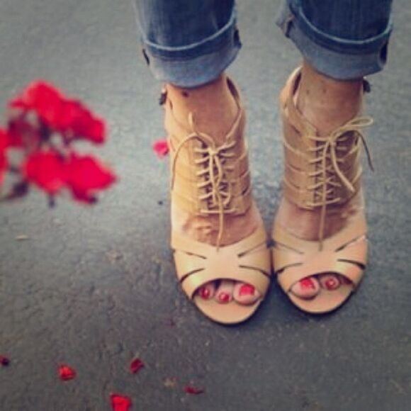 ✨2xHP✨Shoemint Elizabeth Lace Up Heels✨ - Picture 2 of 8